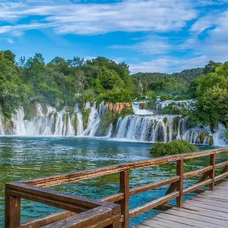 Stone & Story Apartment - Near Krka National Park Drnis