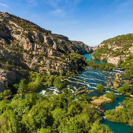 Appartement Stone & Story Apartment - Near Krka National Park