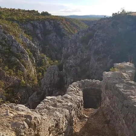 Апартаменты Charming Apartment Near Krka National Park Дрниш