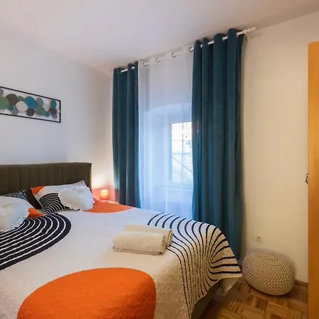 Stone & Story - Near Krka National Park Apartment