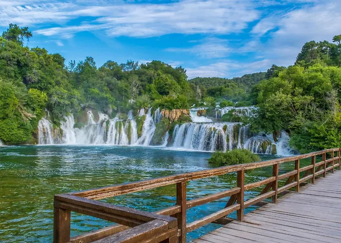Stone & Story Apartment - Near Krka National Park Drniš