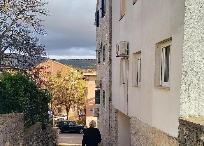 Stone & Story Apartment - Near Krka National Park * Drniš