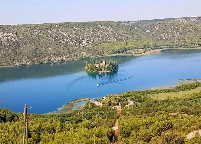 Stone & Story Apartment - Near Krka National Park Appartement Drniš